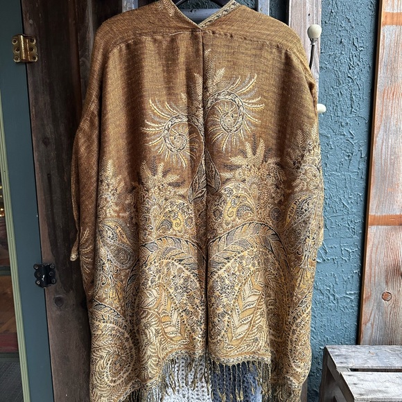Ellemairco Handmade Kimono Shawl in Cumin - Picture 2 of 4